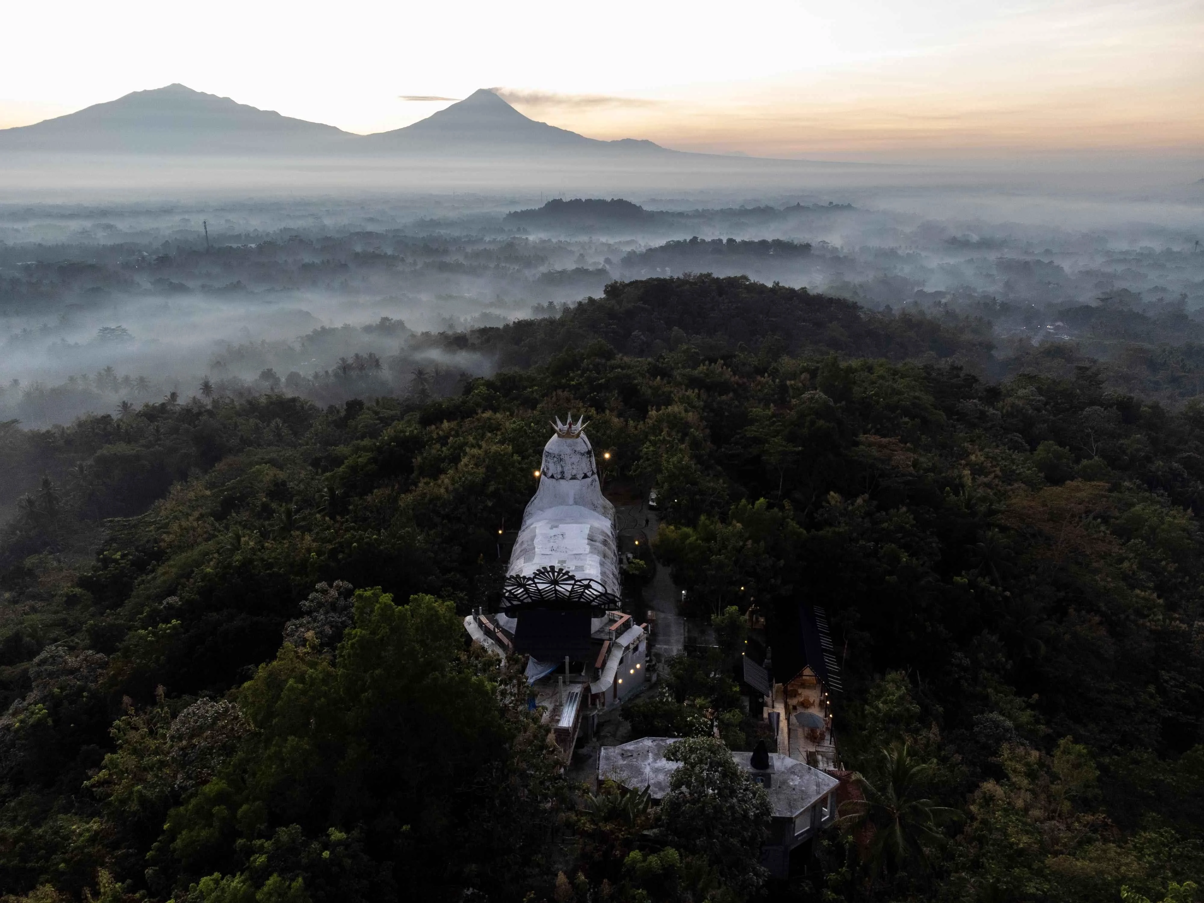 Bukit Rhema & Gereja Ayam 4